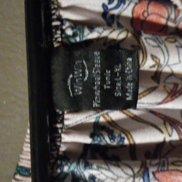 Win win pinwheel sleeve tunic large to xl - Picture 2 of 4